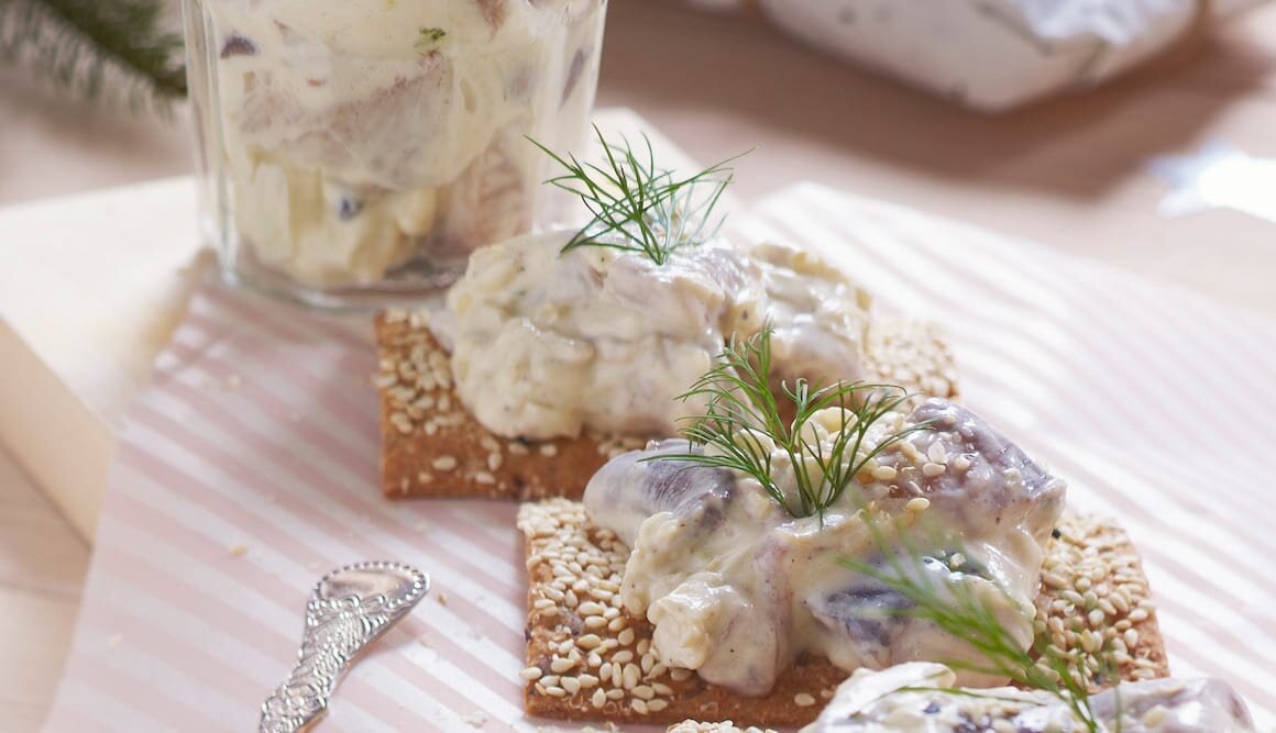 Śledź w śmietanie z jabłkiem