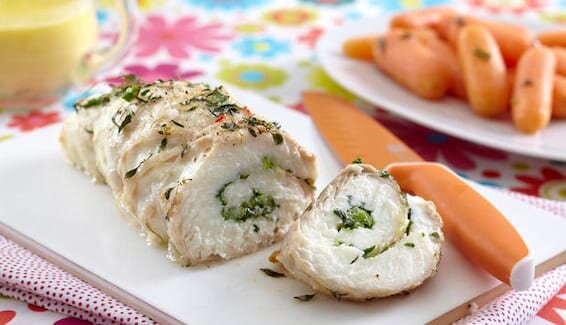 Rolada z halibuta z ziołami i  marchewkami pomarańczowymi