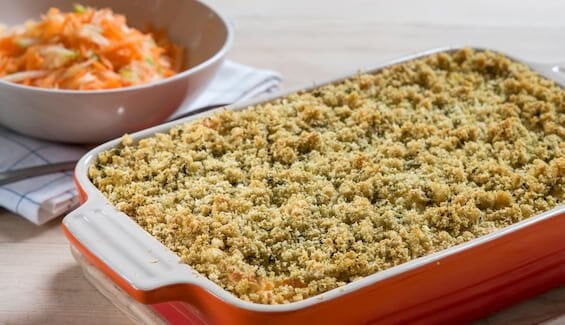 Zapiekanka z łososiem i bazylią 