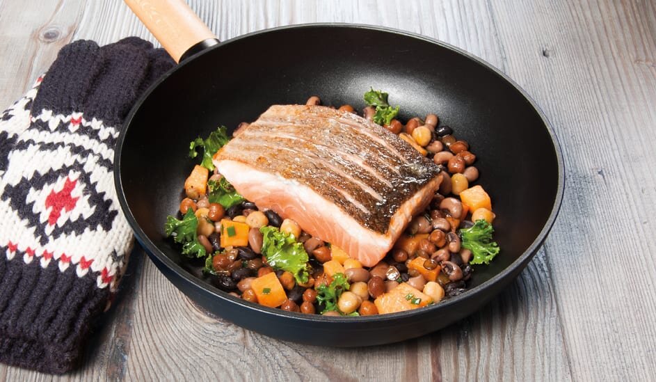 Łosoś norweski smażony z warzywami strąkowymi