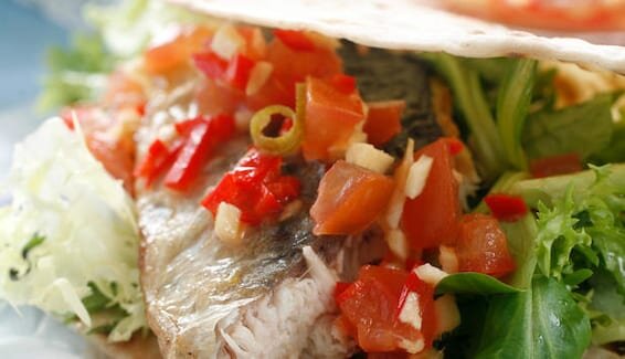 Makrela w tortilli