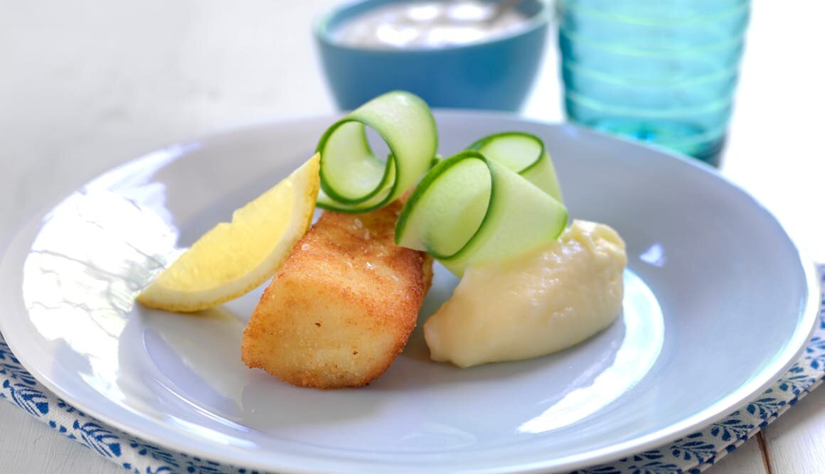 Dorsz panierowany z purée z ziemniaków